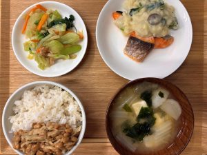 本日のお昼ご飯とおやつ(10/2)